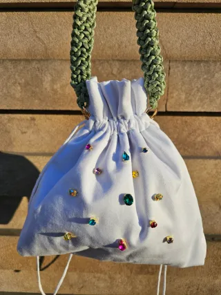 Pochette realizzata a mano con gemme