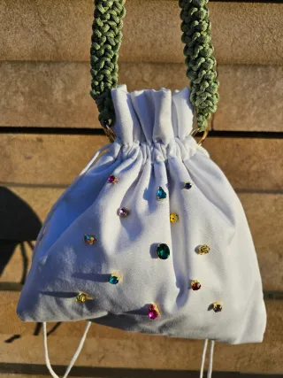 Pochette realizzata a mano con gemme