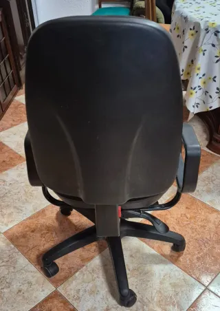 Silla oficina giratoria con ruedas sillón negra