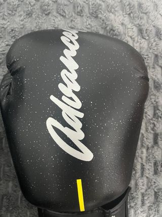 Guantes Boxeo y Kick Boxing Outshock