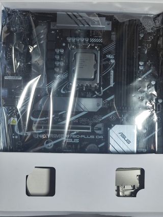 Intel i7-13700K + Placa ASUS B760 + Cooler bequiet