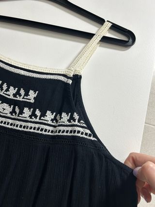 Camiseta tirantes bordada