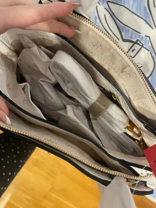 Bolso Guess Blanco Cocodrilo Dorado