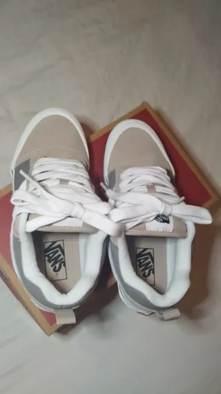 Zapatillas Vans Unisex Talla 37 Rojas