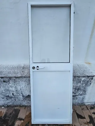 Puerta aluminio con cristal