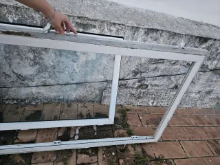 Puerta aluminio con cristal