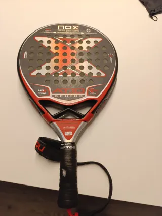 Pala de pádel NOX AT10