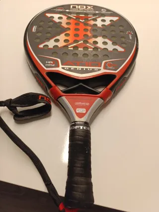 Pala de pádel NOX AT10