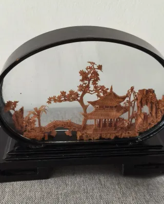 Paisaje Chino Corcho Tallado Vitrina