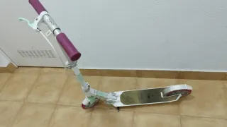 Patinete plegable con freno marca Oxelo-Decathlon