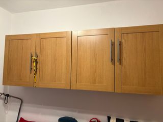 Mobili sospesi in legno Ikea