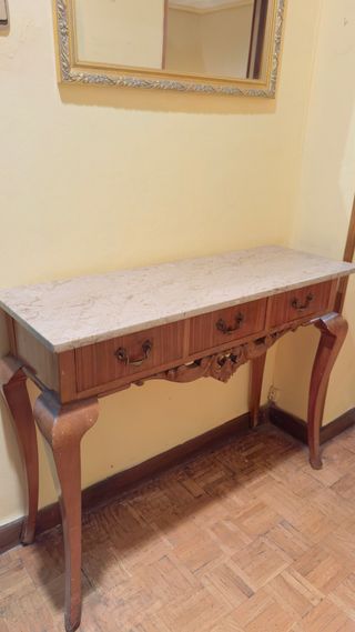Mesa consola antigua de mármol y madera