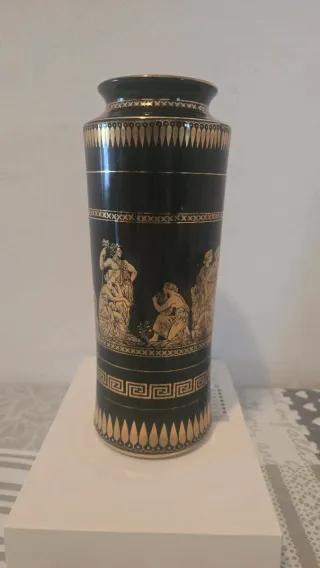 Jarrón y cenicero de la marca Shibata