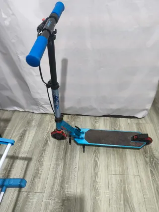 Patinete azul Oxelo