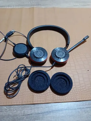 Auriculares Jabra con micrófono y control USB