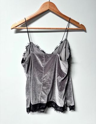Top lencero Bershka encaje gris