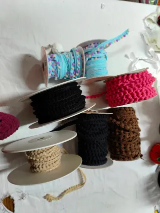 Mercería: Cintas y encajes