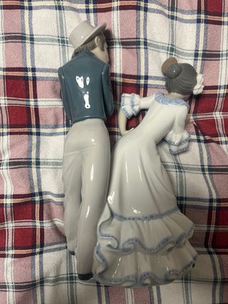 Figura Porcelana Nao Cantares Bailarines