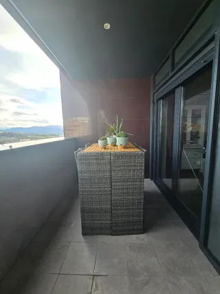 Conjunto de mesa alta de terraza con 4 sillas