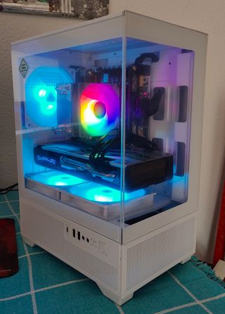 PC Gaming Xeon RX570 32GB ARGB Blanco W11 PC-221