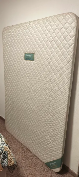 Base tapizada Descansor 1,35m con 4 patas de 27 cm