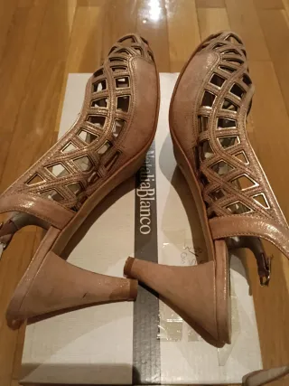 Sandalias Argenta tacón oro rosa