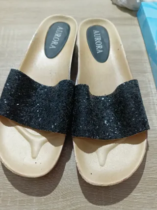 Chanclas Aurora Negras y Beige