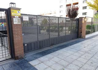 Alquilo plaza garaje en Osa Menor 16, Móstoles