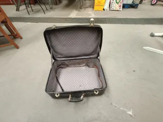 Maleta antigua cuero negro