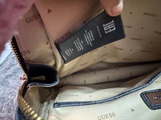 Mochila Guess Negra con Monedero NUEVA