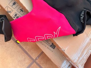 Traje de neopreno GUL colores neón