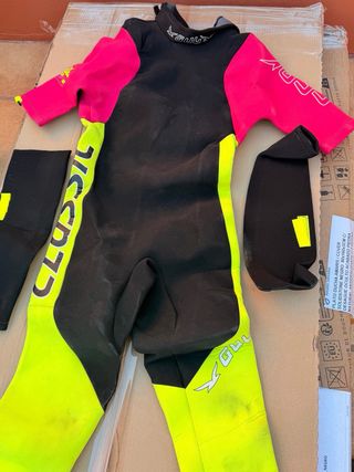 Traje de neopreno GUL colores neón