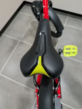 Bicicleta Btwin Discover 900 Roja 16 Personalizada