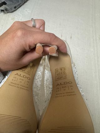 Tacones de Novia ALDO Blancos y Dorados