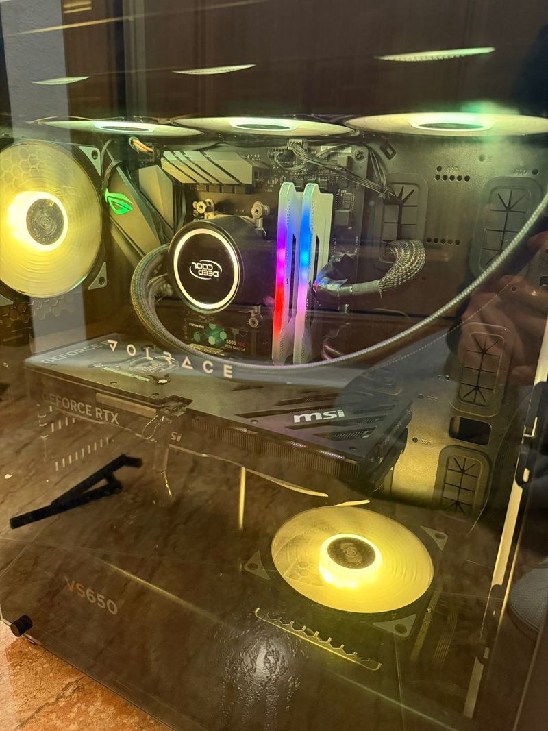 Ordenador gaming alto rendimiento + monitor+ raton