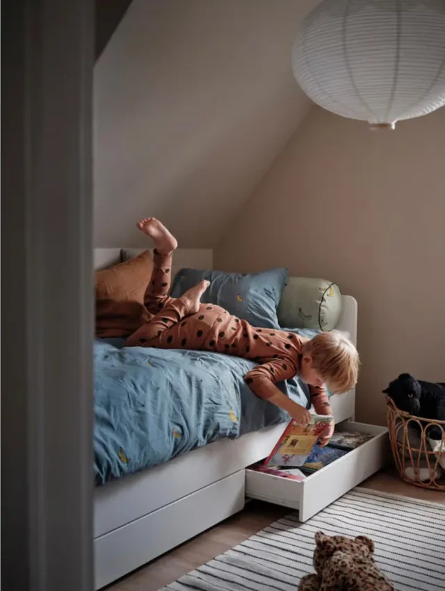 Cama nido con 2 colchones y mesita