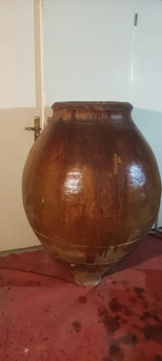 Tinaja de barro para vino