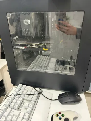 Ordenador gaming y escritorio