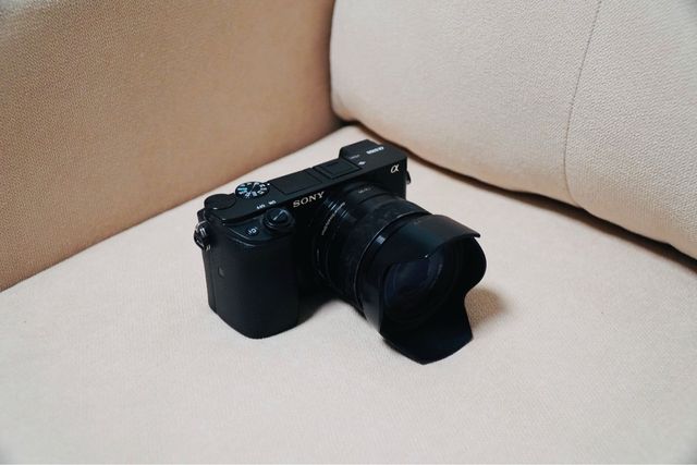 Sony a6100 + Lente 35mm f1.8