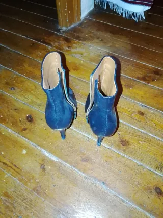 Botines de tacón negros para mujer