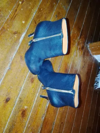 Botines de tacón negros para mujer