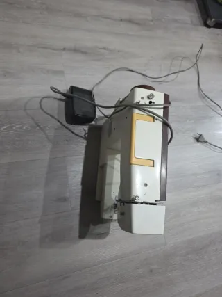 Máquina de coser antigua