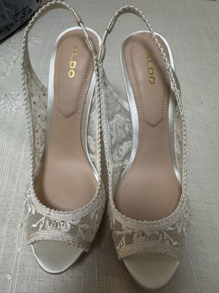 Sandalias de Novia ALDO Blancas y Doradas