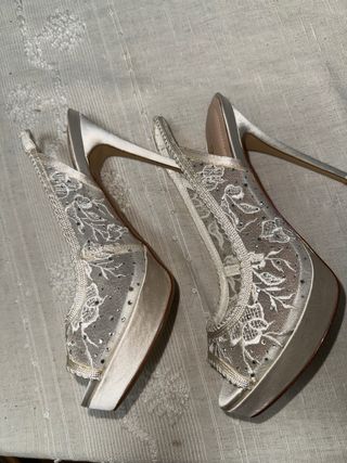 Sandalias de Novia ALDO Blancas y Doradas