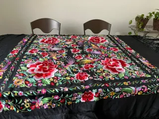Mantón de Manila Seda Bordado Flores Pájaros