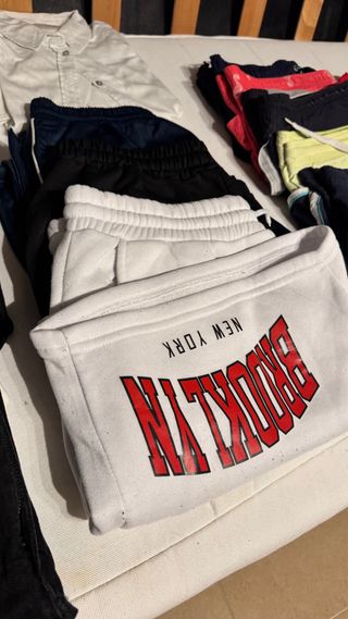 Pack de ropa (camisetas, tejanos, bañadores...)