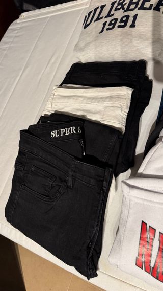 Pack de ropa (camisetas, tejanos, bañadores...)