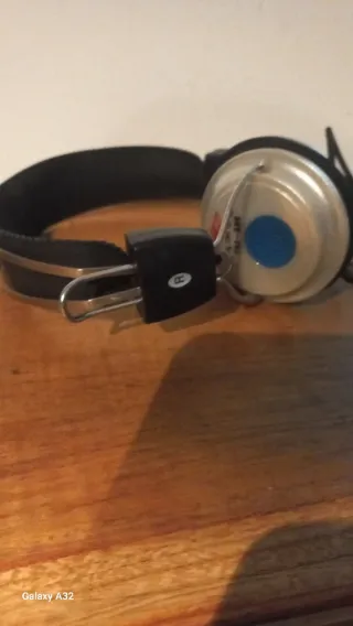 Cuffie stereo nere e argento