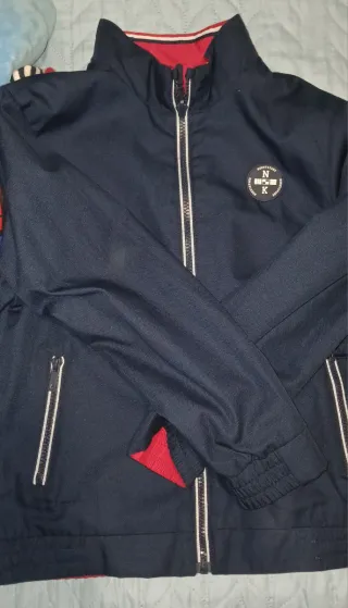 Parka reversível azul e vermelha Mayoral 8/9 anos