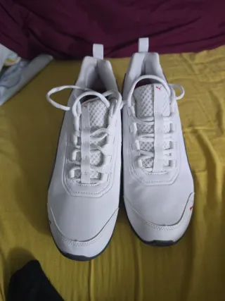 Zapatillas deportivas Puma blancas
